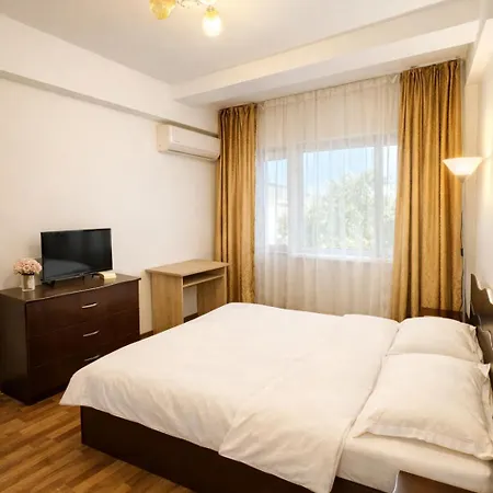 Warm Place In Old Town Boekarest