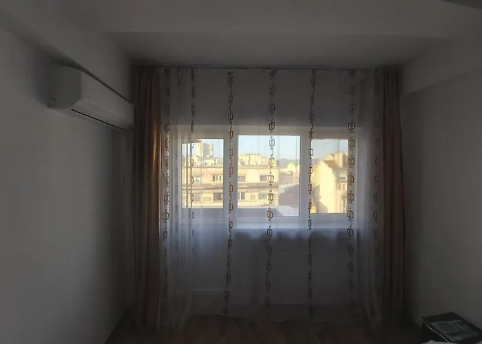 Warm Place In Old Town * 부쿠레슈티