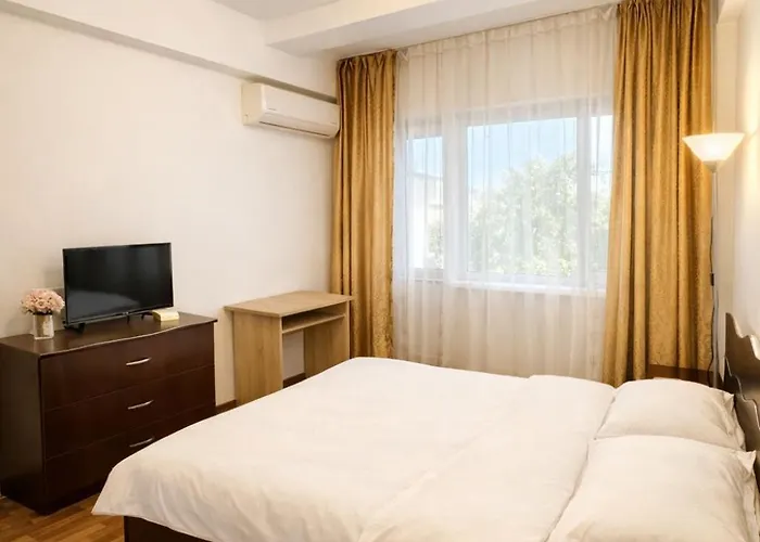 Warm Place In Old Town 부쿠레슈티